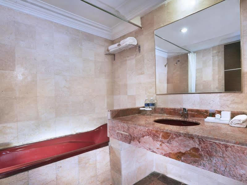 아스톤 카리문 시티 호텔 탄중 발라이 카리문 외부 사진